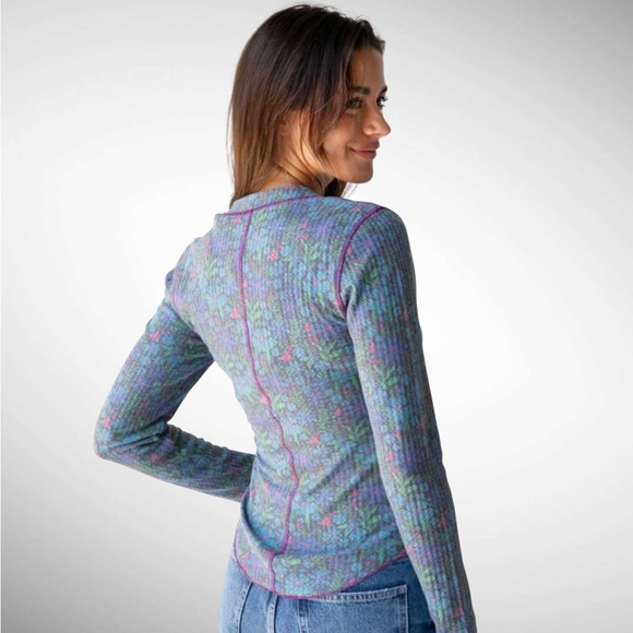 Natural Life Reagan Thermal Floral Henley *RUNS SMALL* Long Sleeves Snap Front - Picture 2 of 14